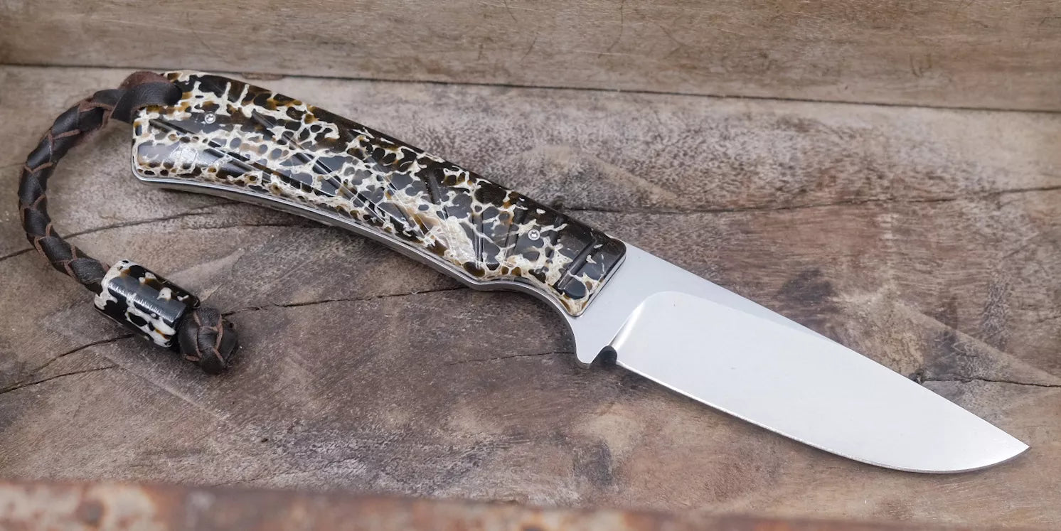 Arno Bernard Knives Badger – N690 Kudu gesprenkelt