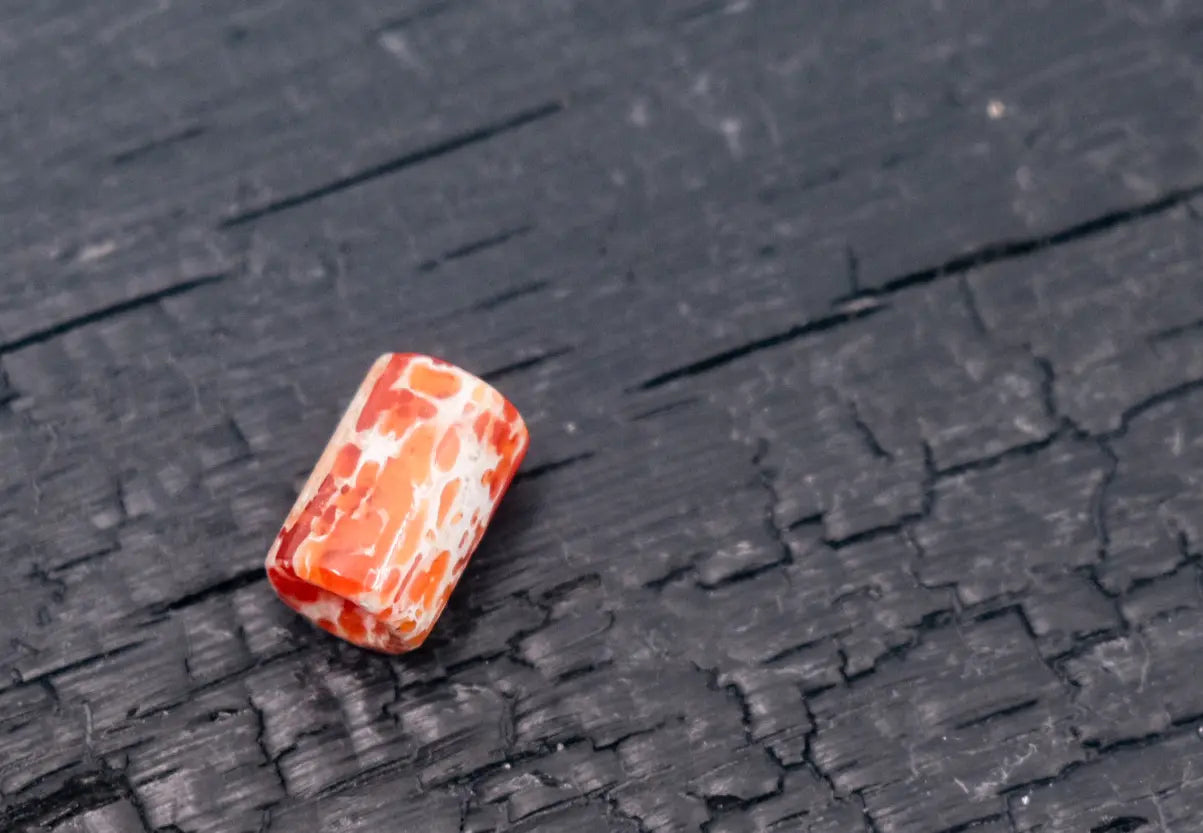 Arno Bernard Knives Bead aus Kudu-Knochen Orange