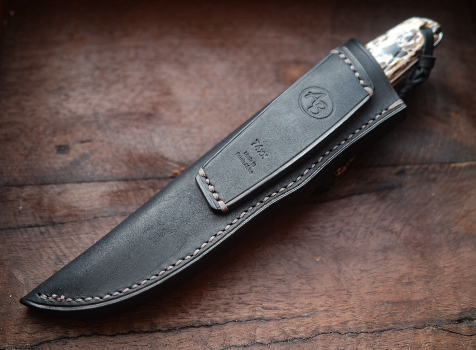 Arno Bernard Knives Bongo mit Kudu-Knochen (orange-braun)