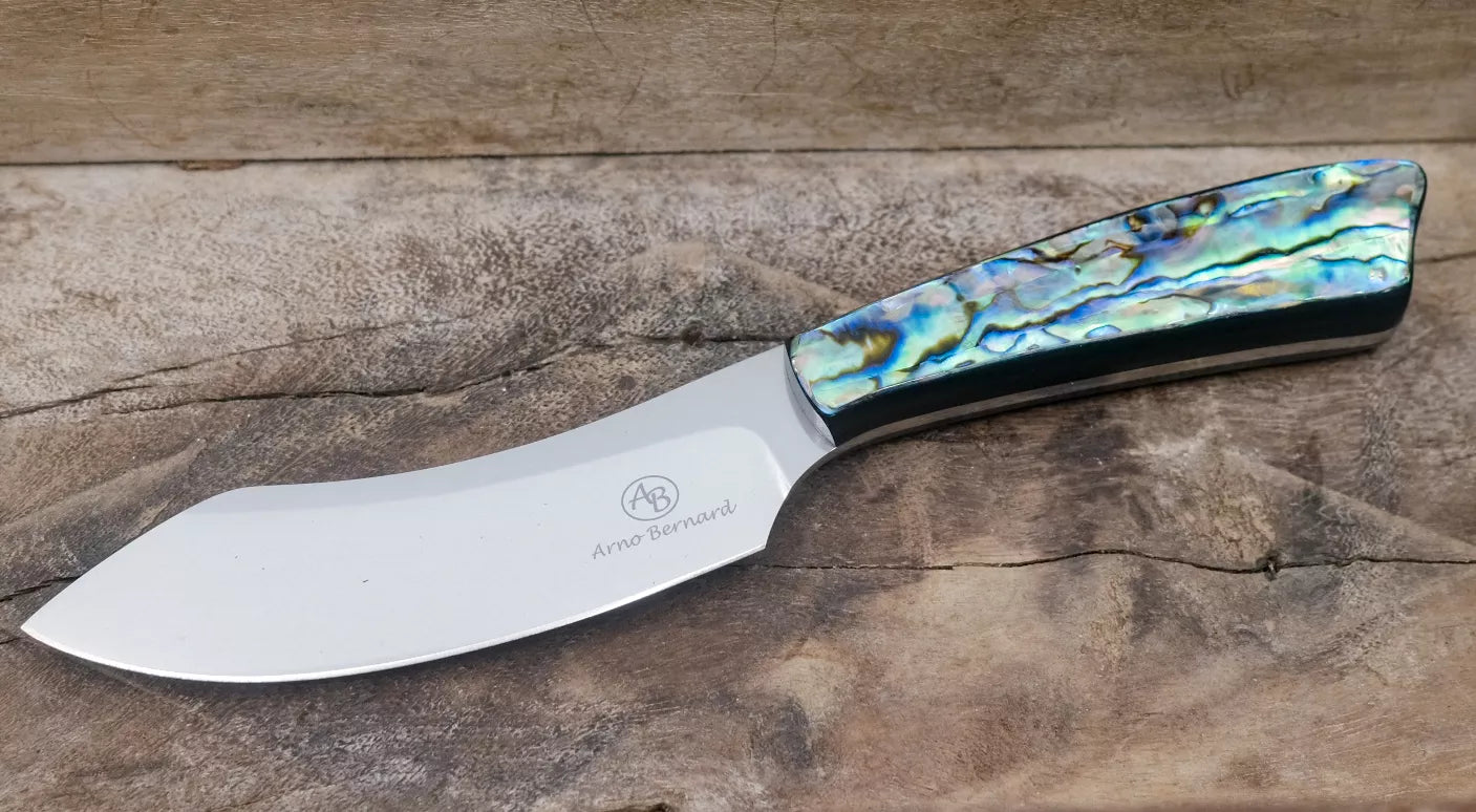 Arno Bernard Knives Wasp mit Paua Abalone
