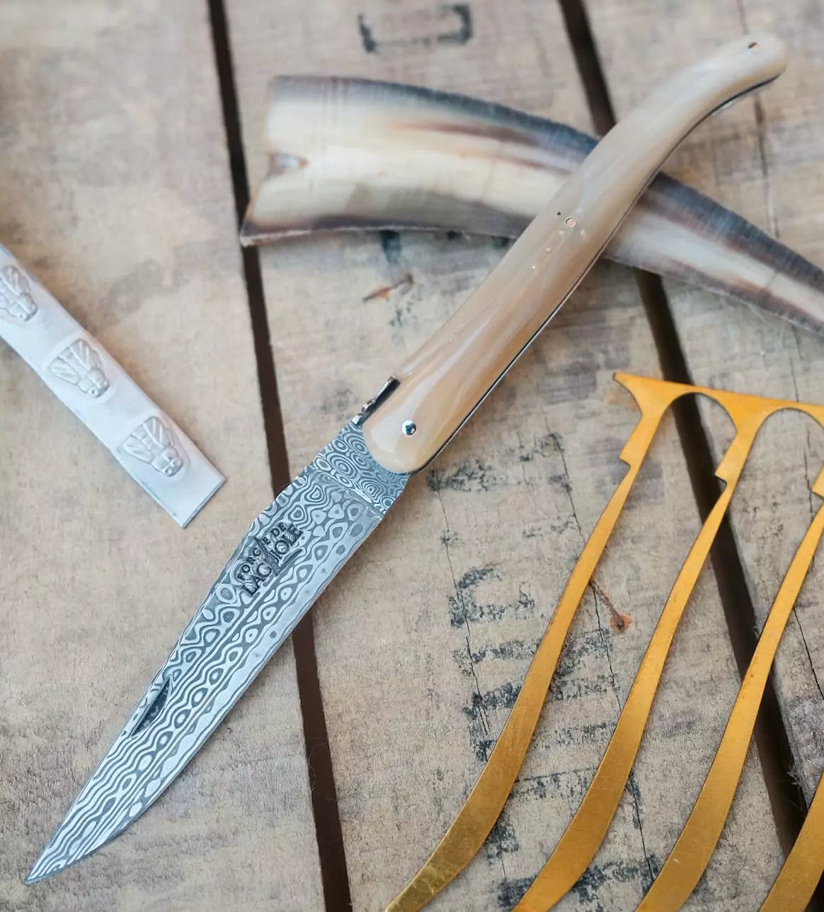 Forge De Laguiole Kuhhorn Damast