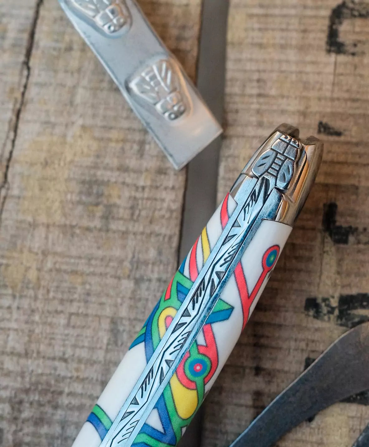 Forge de Laguiole Seize Taschenmesser – Sublimation Street Art “Altaïr"
