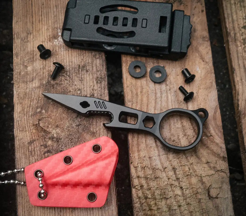 J.E. Made SharkIV Tool PVD mit roter oder oranger Kydex