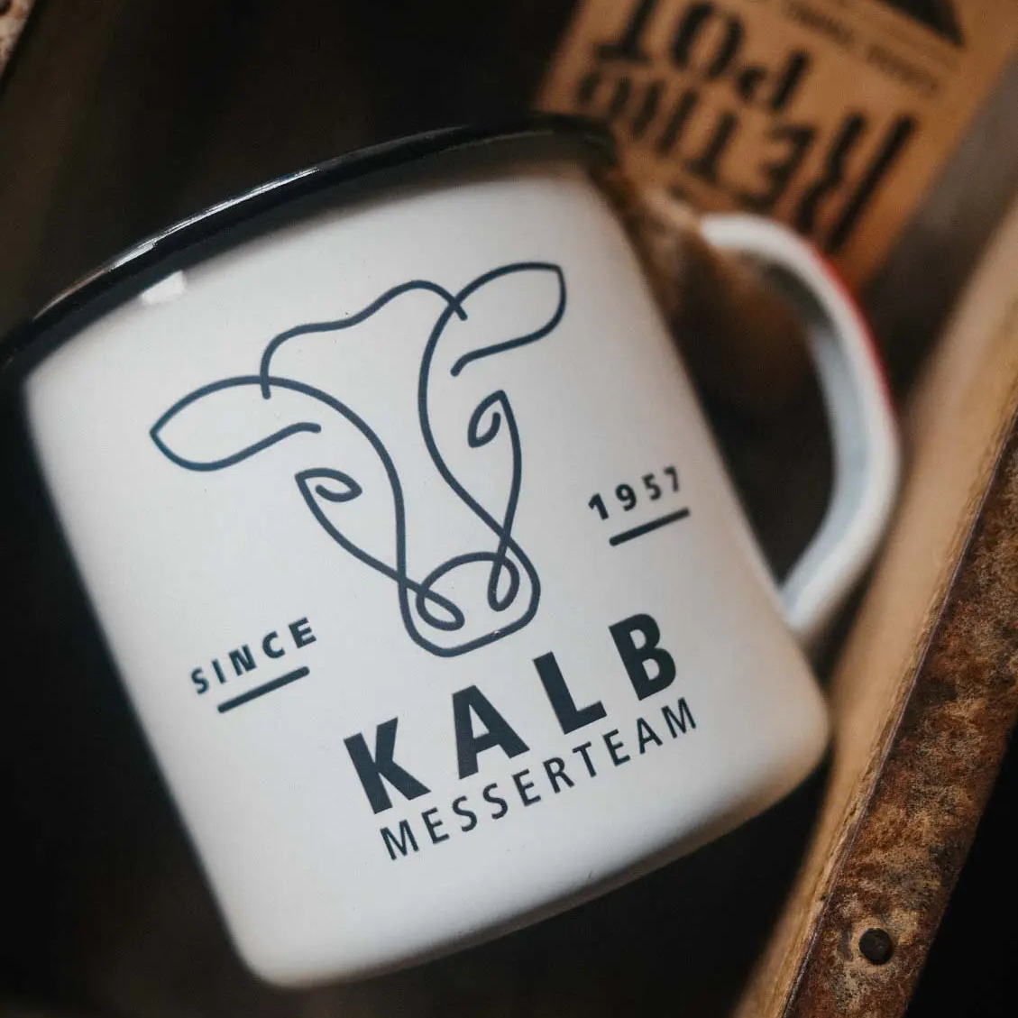Retropot Classic Enamel Mug Knife Team Calf