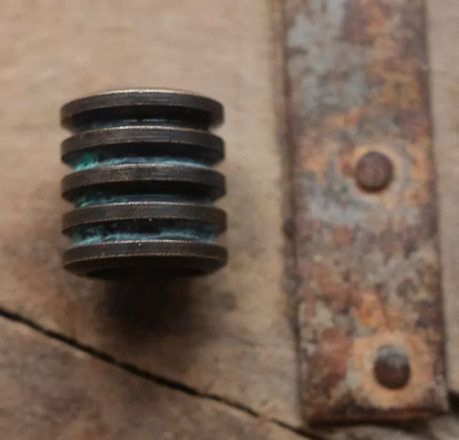 Roman Pats Bead, Messing, Patina, 5 Ringe