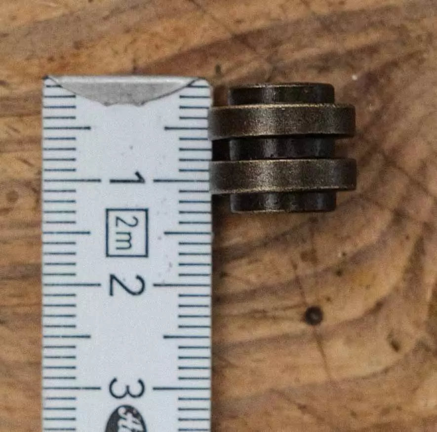 Roman Pats Bead, Messing, zwei Ringe, Patina