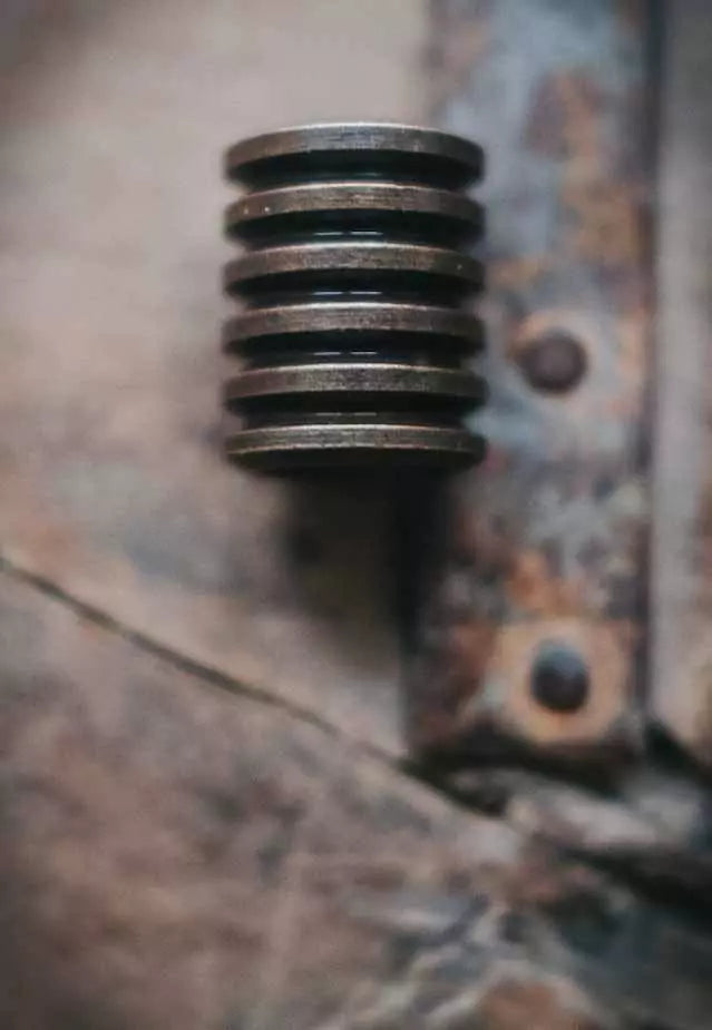 Roman Pats Bead, Messing, mittel 6 Ringe, Patina