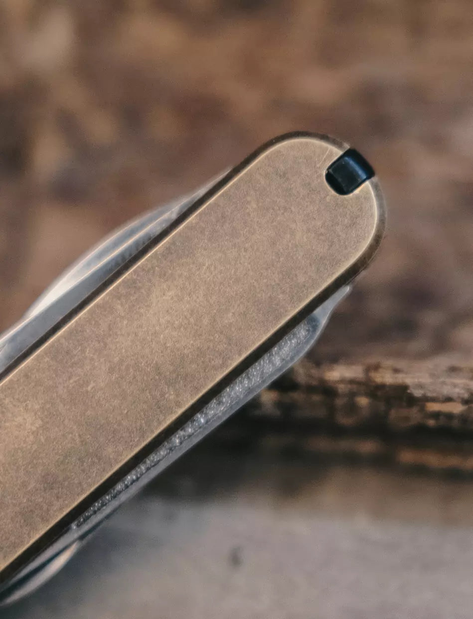 Victorinox Classic Messing-Scales (Roman Pats Exclusive)
