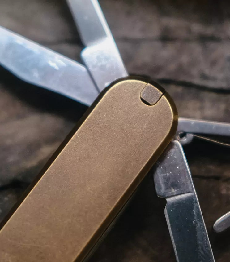 Victorinox Minichamp Messing-Scales (Roman Pats Exclusive)