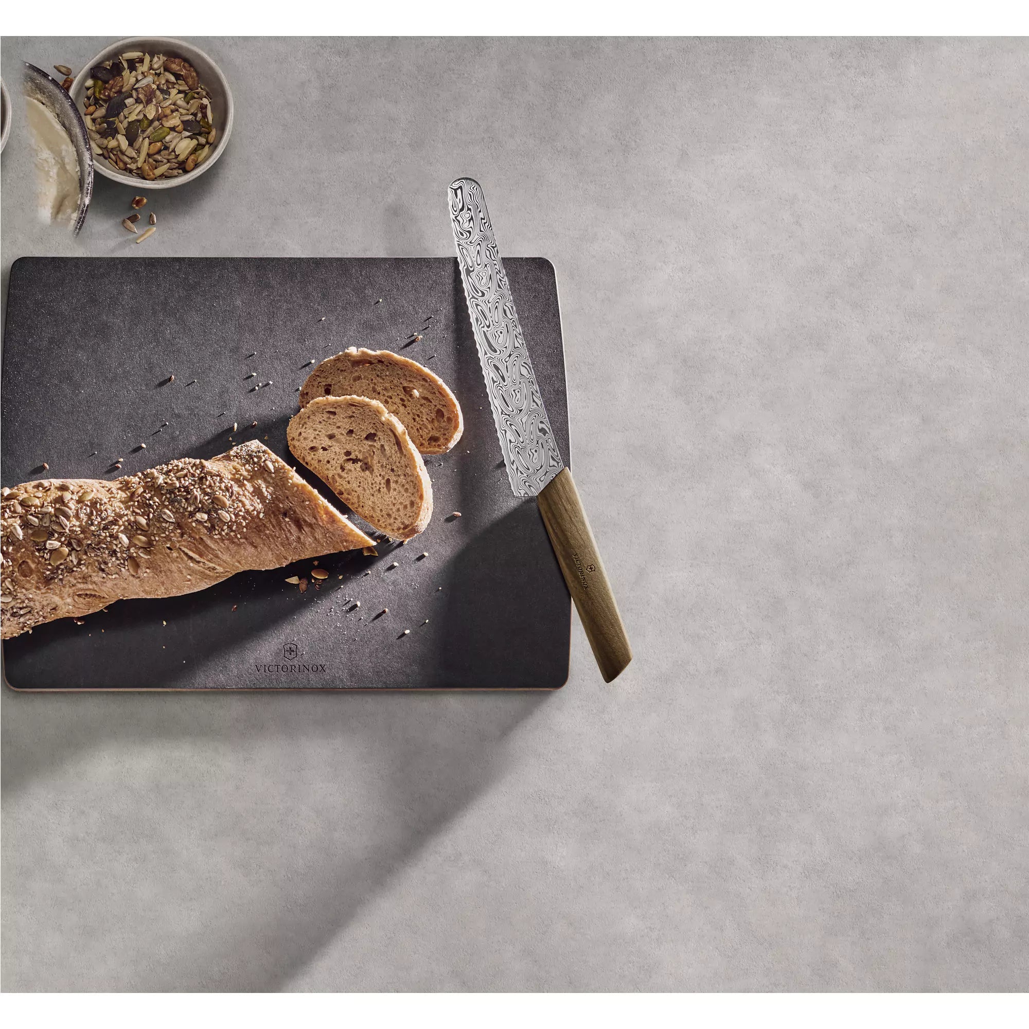 Victorinox Swiss Modern Brot- und Konditormesser Damast Limited Edition 2021