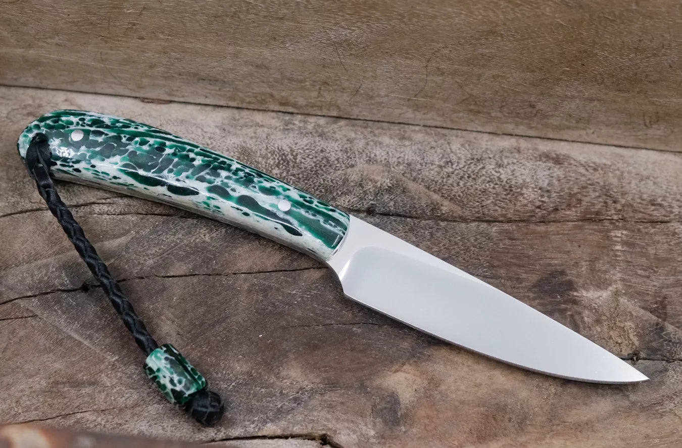 Arno Bernard Knives Fin & Feather mit grünem Kudu-Knochen