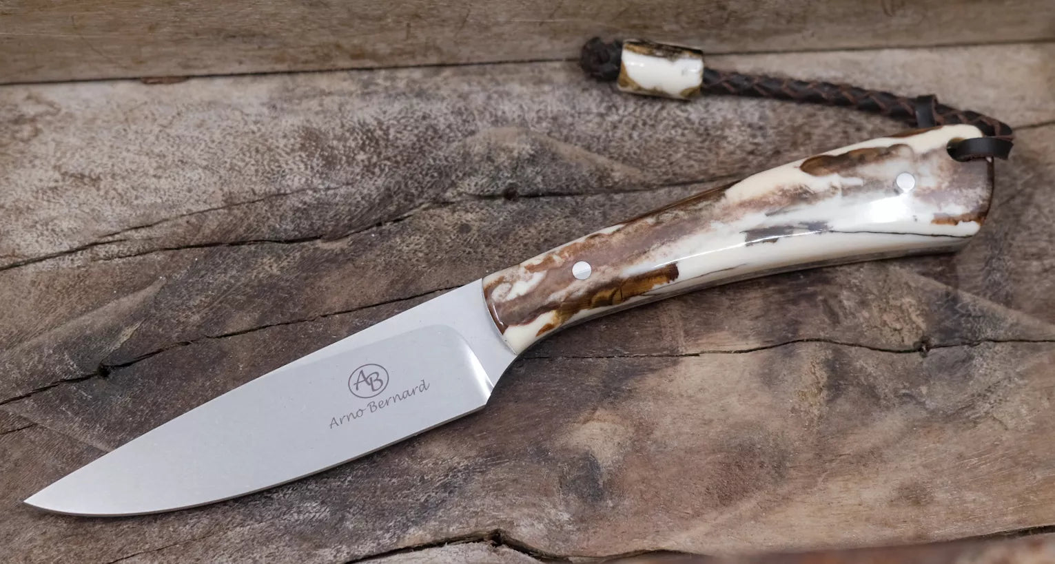 Arno Bernard Knives Fin & Fur mit Dyed Warthog