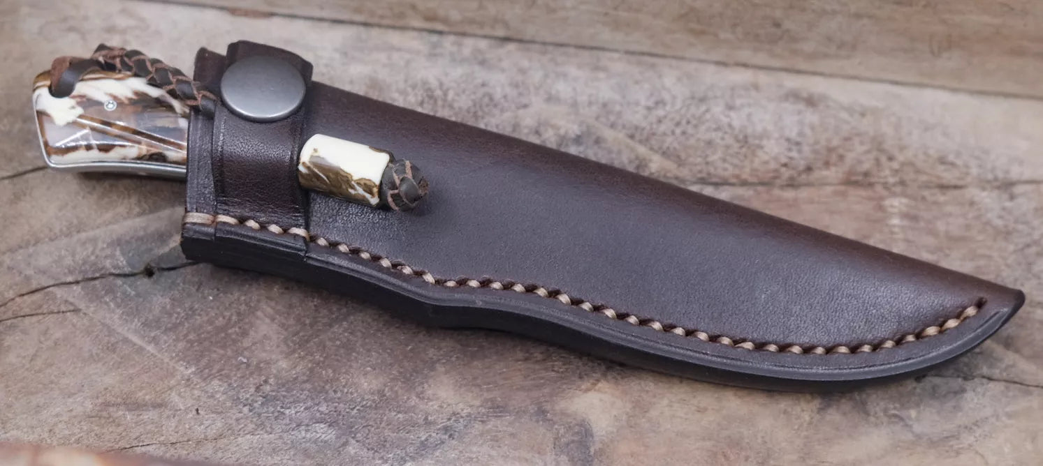 Arno Bernard Knives Marmoset mit Dyed Warthog