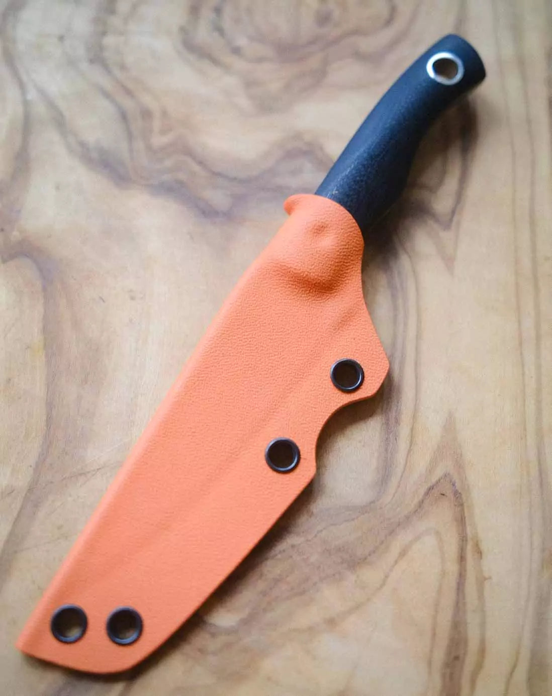 Böker Saga Spickmesser mit oranger Kydex-Scheide