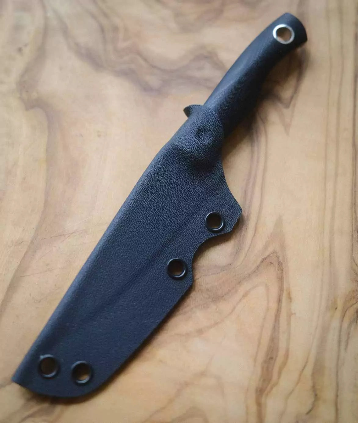 Böker Saga Spickmesser mit schwarzer Kydex-Scheide