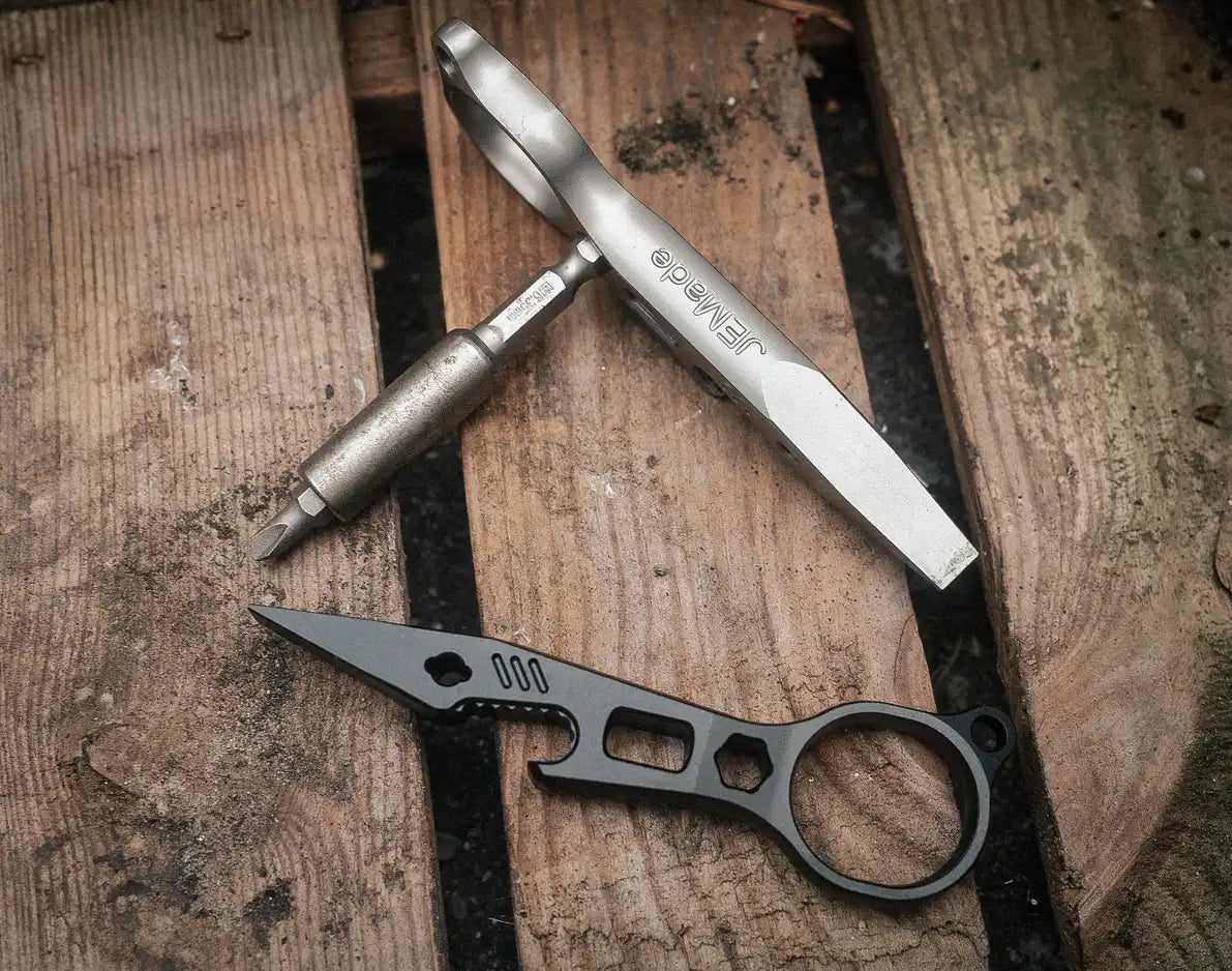 J.E. Made SharkIV Tool PVD with red or orange Kydex