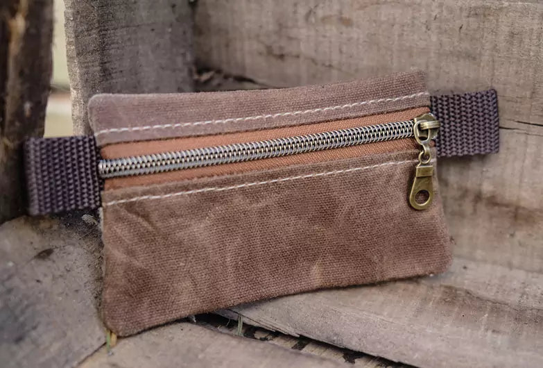Longhunter Supply Waxed Canvas EDC Pocket Organizer mit Klett Brush Brown