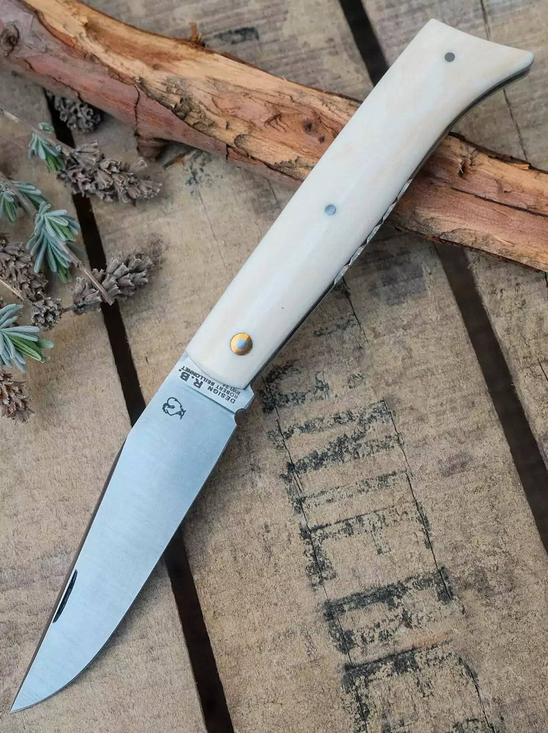 PassionFrance Alpin Büffelknochen, RWL34, verzierte Platinen