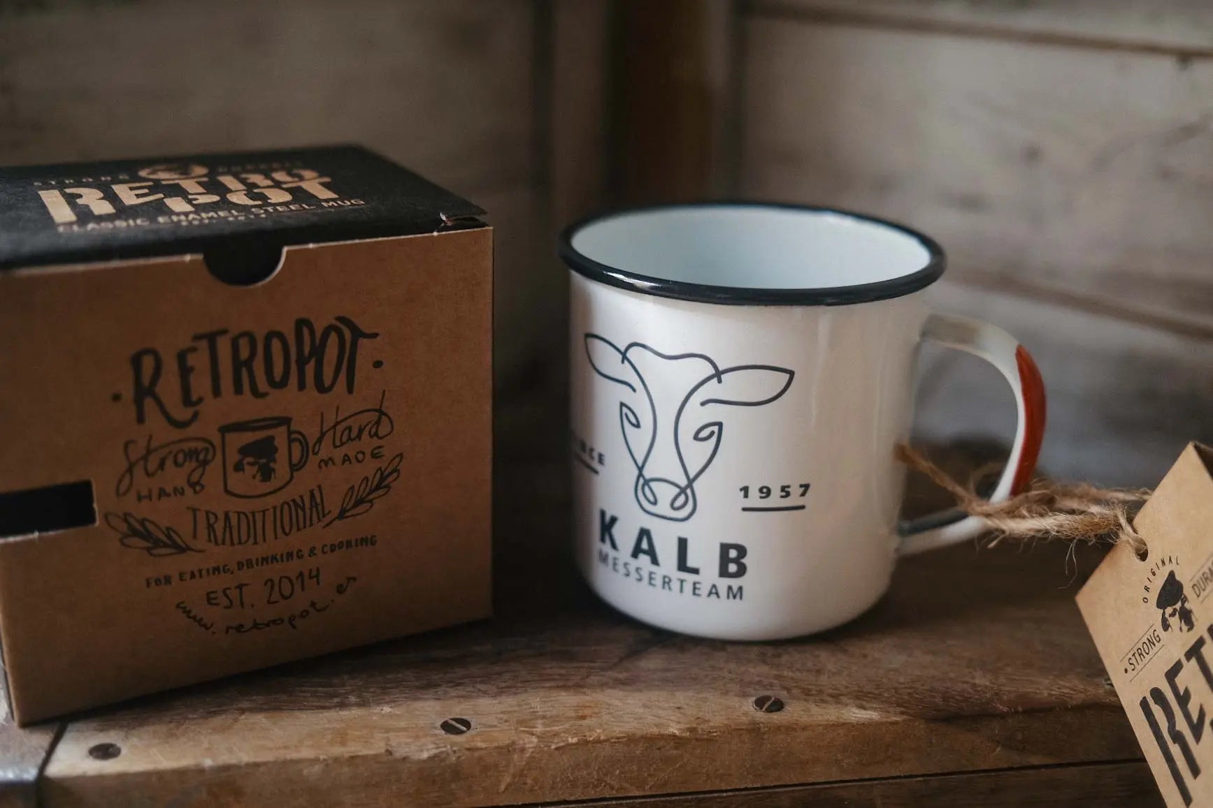 Retropot Classic Enamel Mug Knife Team Calf