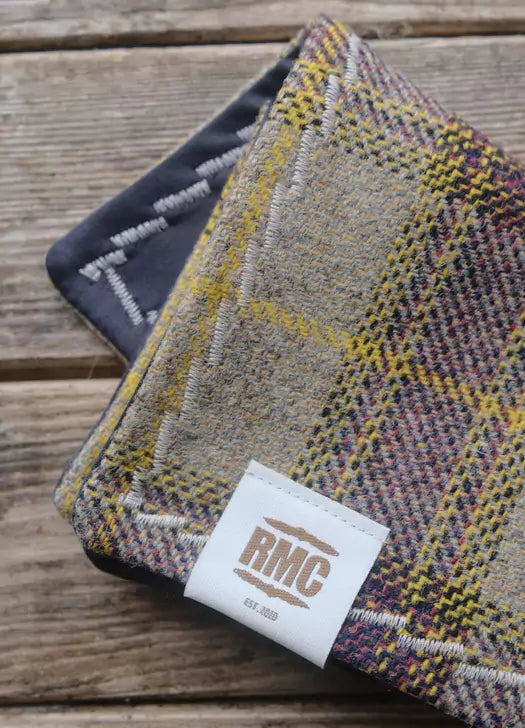 RMC Hank Beige Yellow Purple Shetland