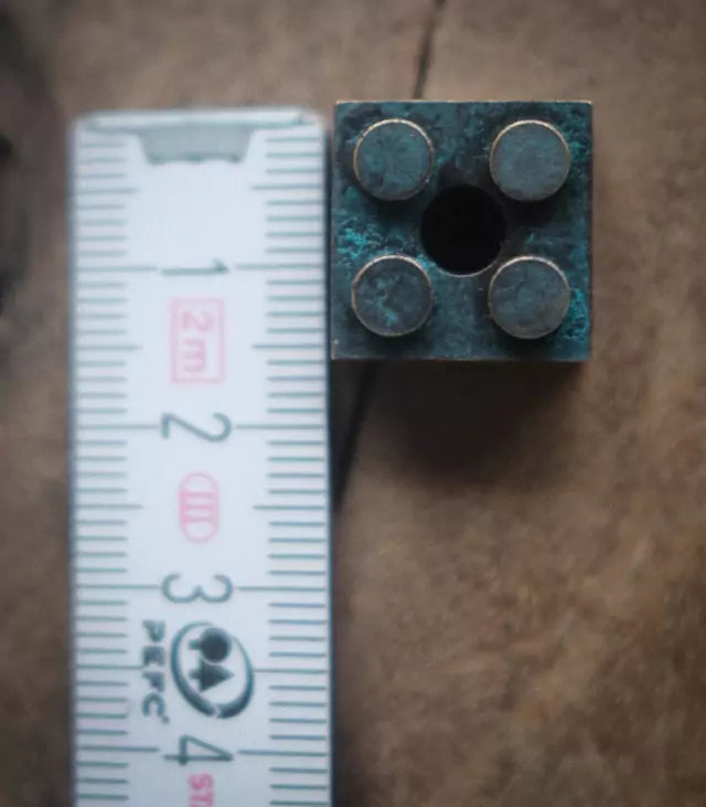 Roman Pats Bead Brick, Messing, Patina
