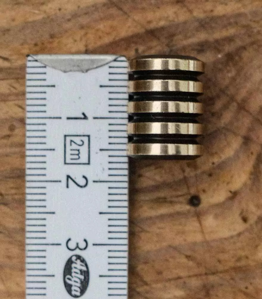 Roman Pats Bead, Messing, mittel 5 Ringe , poliert