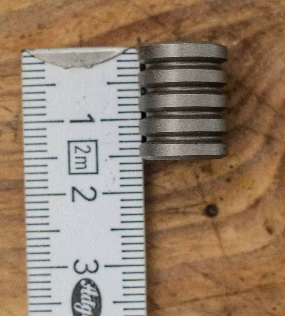 Roman Pats Bead, Titan, mittel