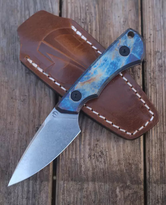SK09 Titan Anodisiert "Thunder" – 14C28 mit Lederscheide