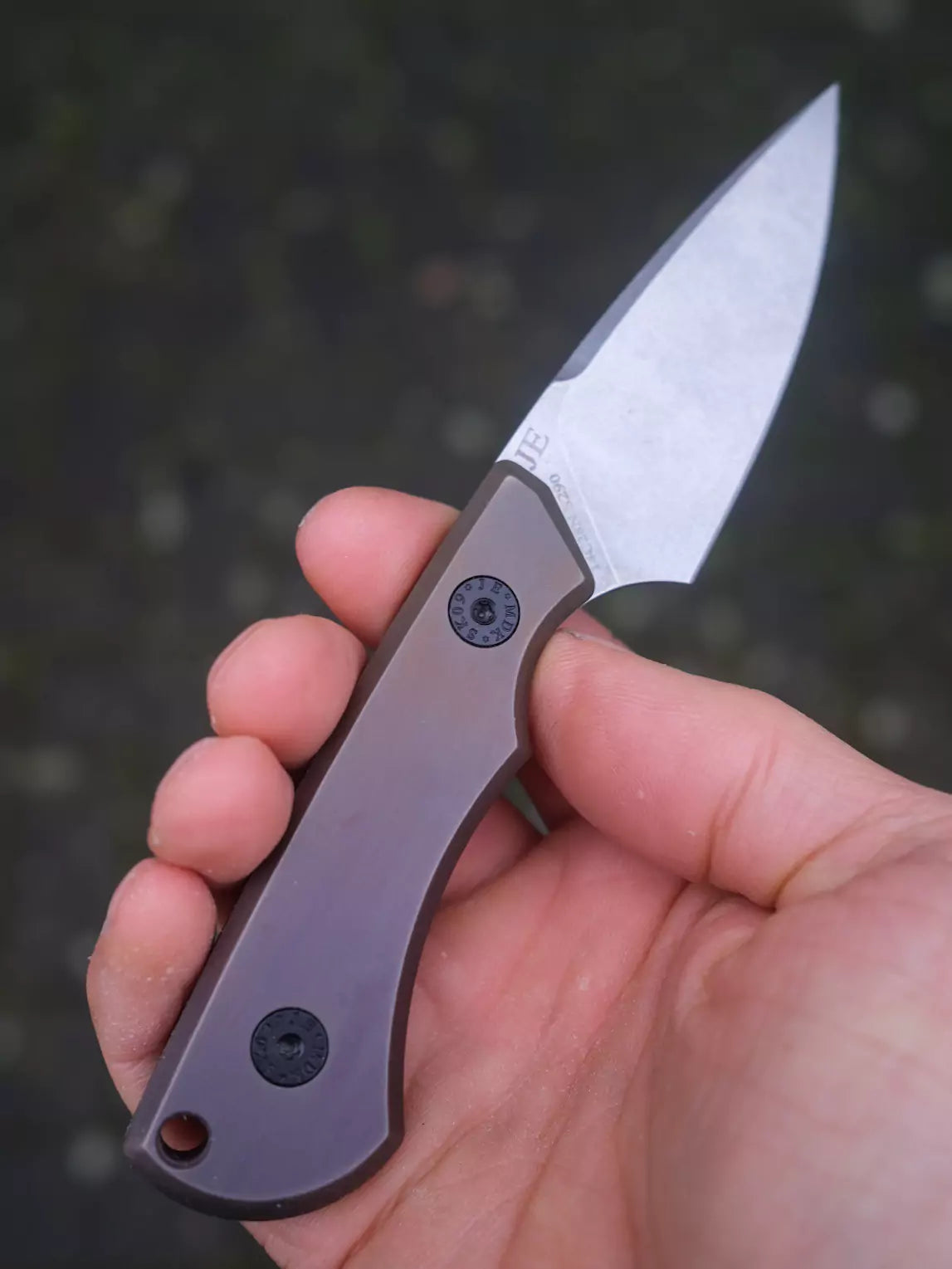 SK09 Titan Bronze Anodisiert – 14C28 mit Kydex-Scheide