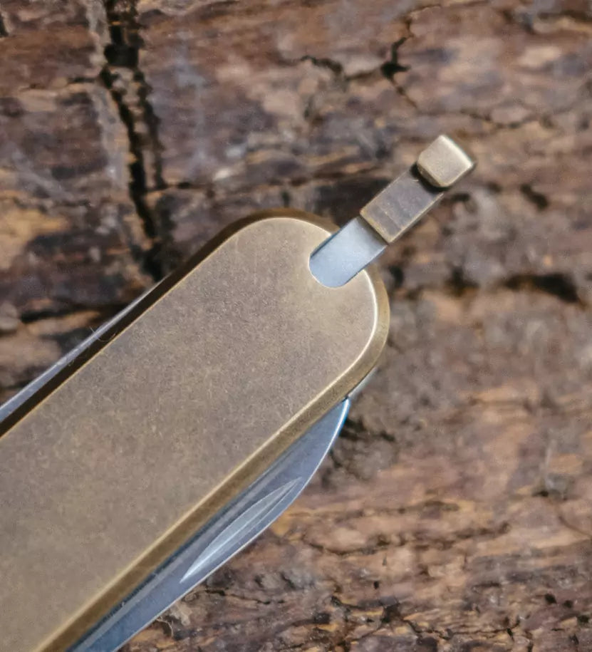 Victorinox Classic Messing-Scales (Roman Pats Exclusive)